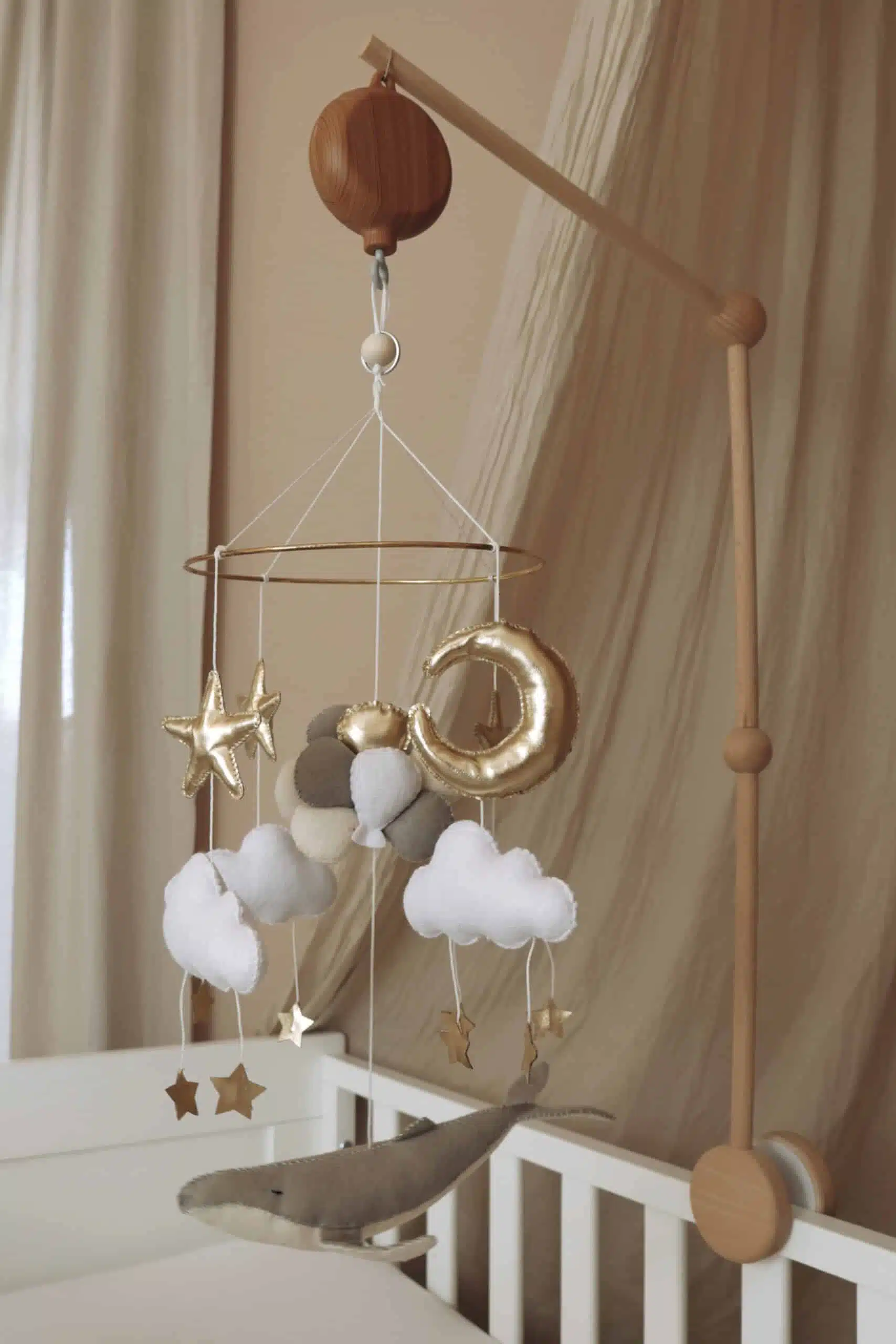 complete-set-handmade-whale & balloons-nursery-mobile