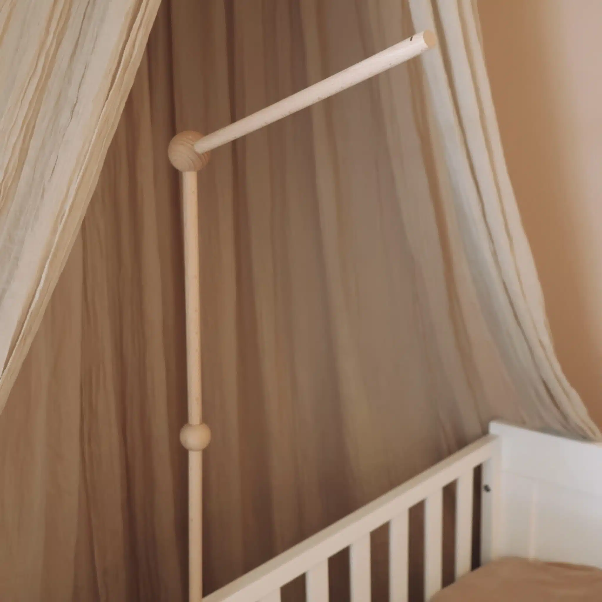 wooden-nursery-mobile-arm-fixed